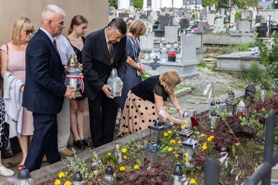 Odbyły się uroczystości 80. rocznicy egzekucji Limanowian w Rdziostowie w 1944 r. - zdjęcie 9