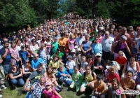 Dwa tysiące turystów na Śnieżnicy - zdjęcie główne