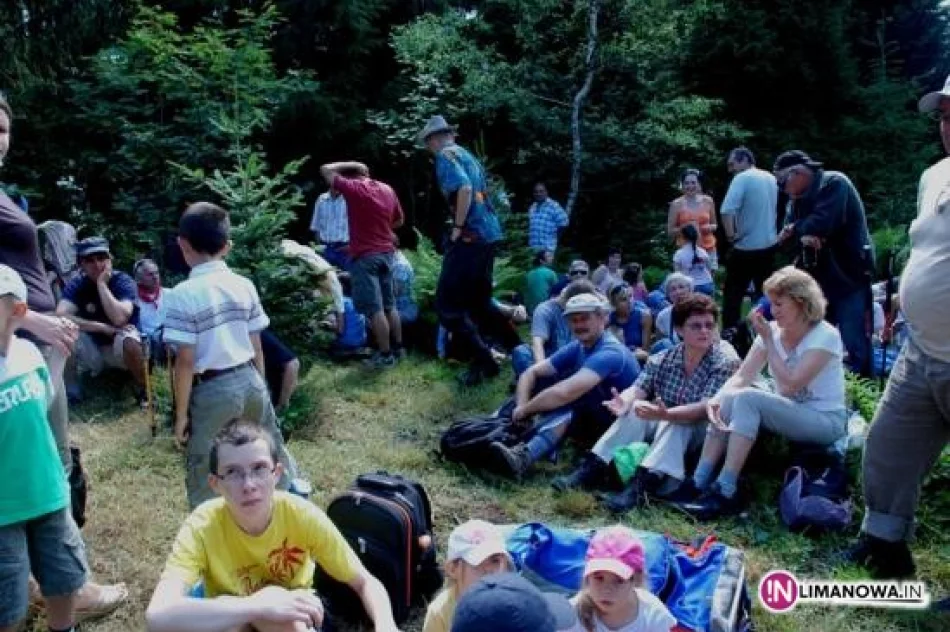 Dwa tysiące turystów na Śnieżnicy - zdjęcie 2