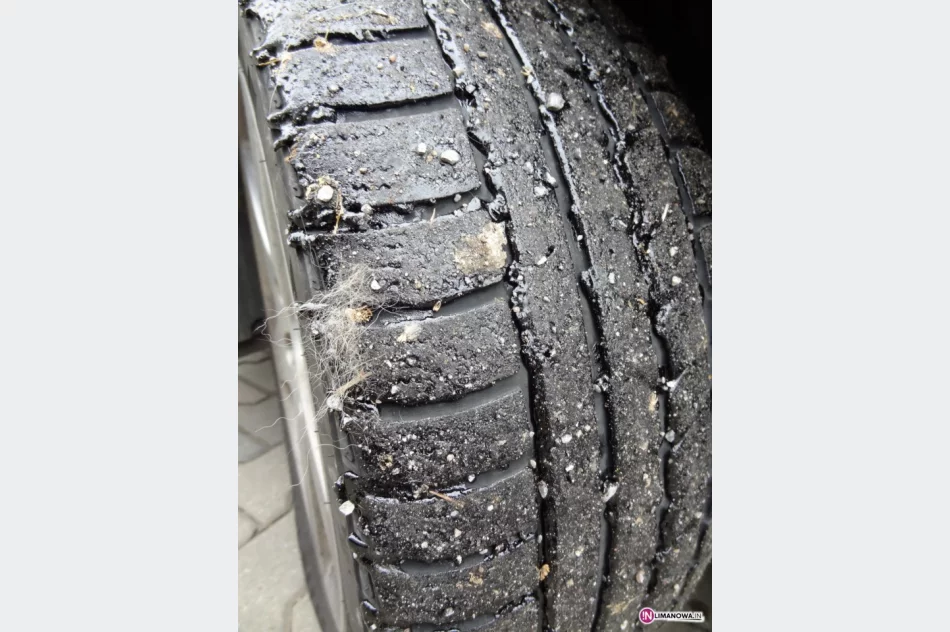 Emulsja zakleiła opony - zdjęcie 4