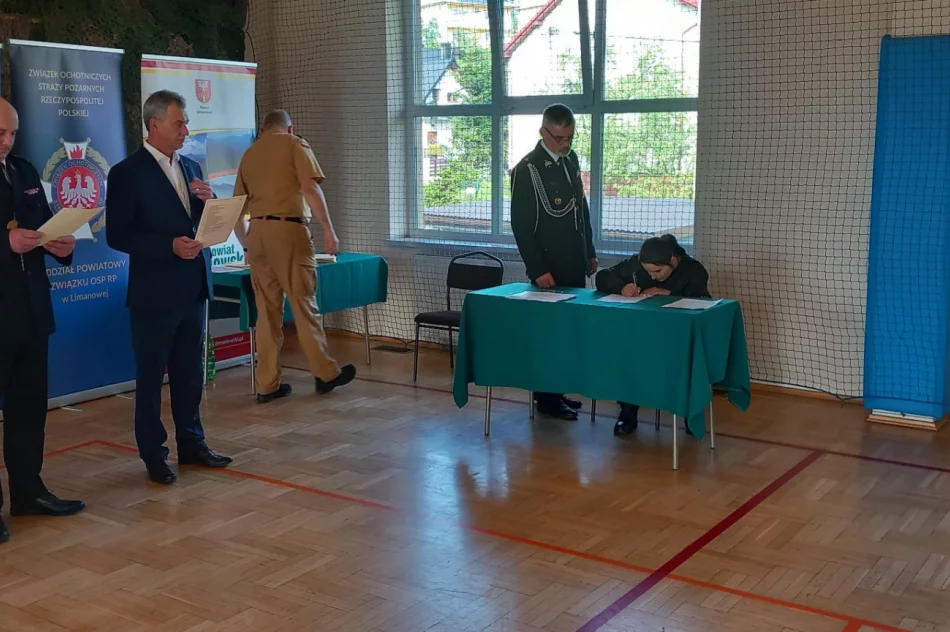 Uroczyste ślubowanie strażaków-ochotników  - zdjęcie 4