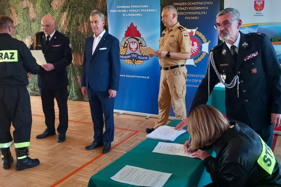 Uroczyste ślubowanie strażaków-ochotników  - zdjęcie 7