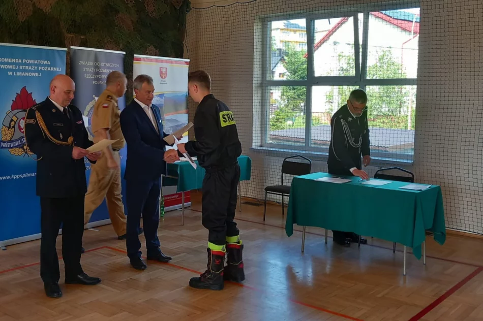 Uroczyste ślubowanie strażaków-ochotników  - zdjęcie 10