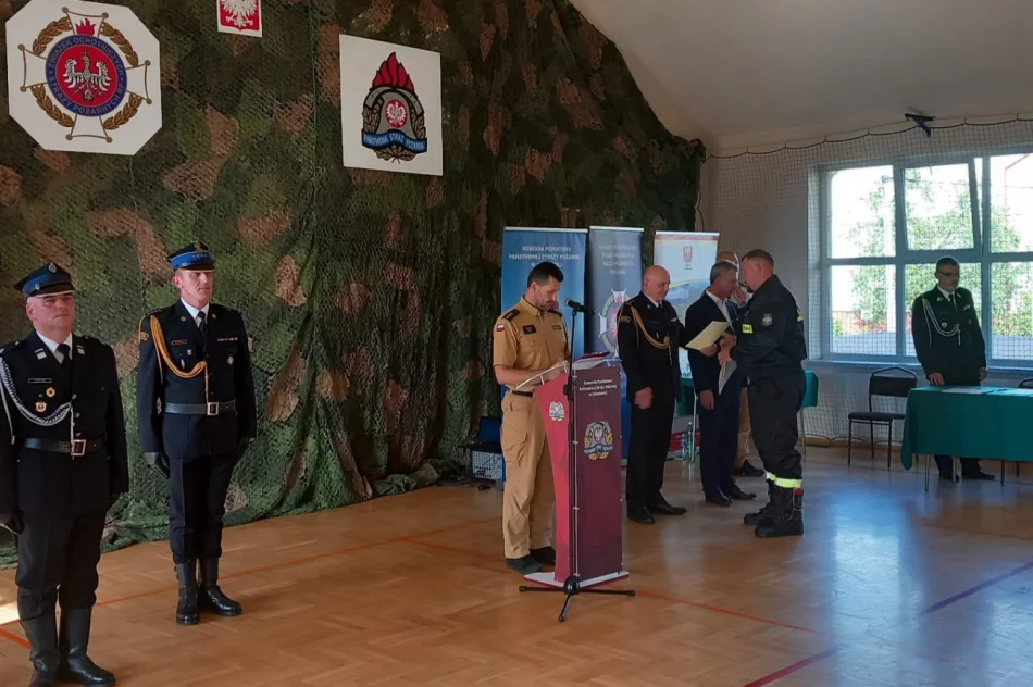 Uroczyste ślubowanie strażaków-ochotników  - zdjęcie 16