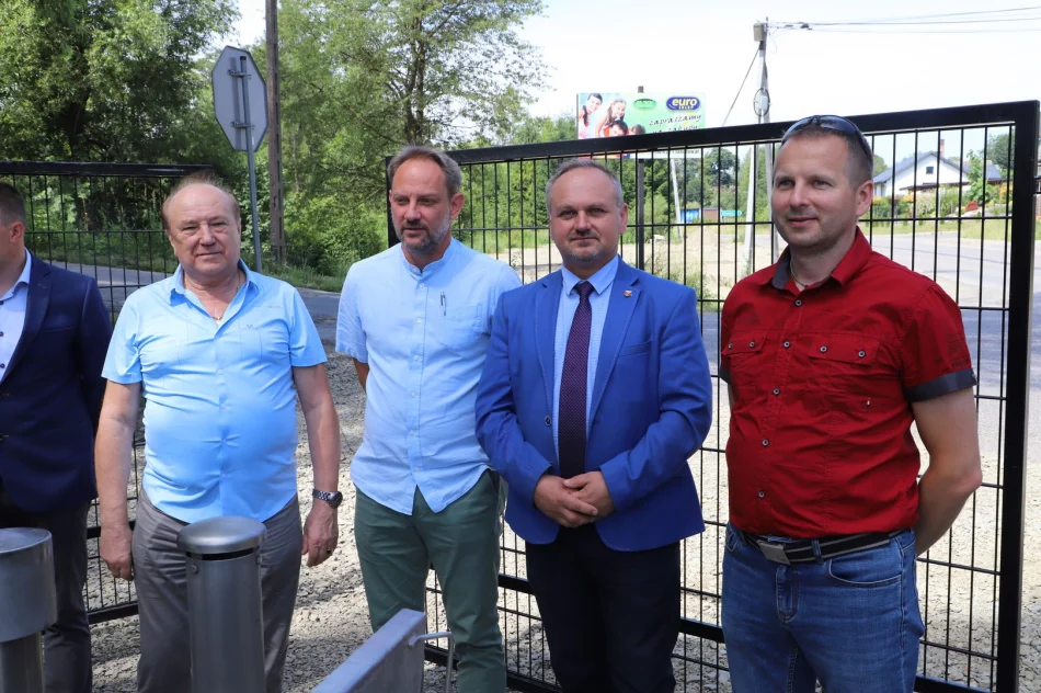 Budowa kanalizacji sanitarnej w miejscowości Kłodne i Męcina - zdjęcie 13