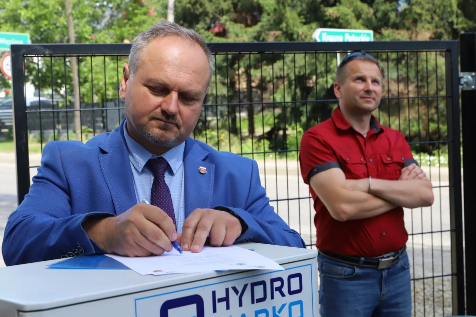Budowa kanalizacji sanitarnej w miejscowości Kłodne i Męcina - zdjęcie 17