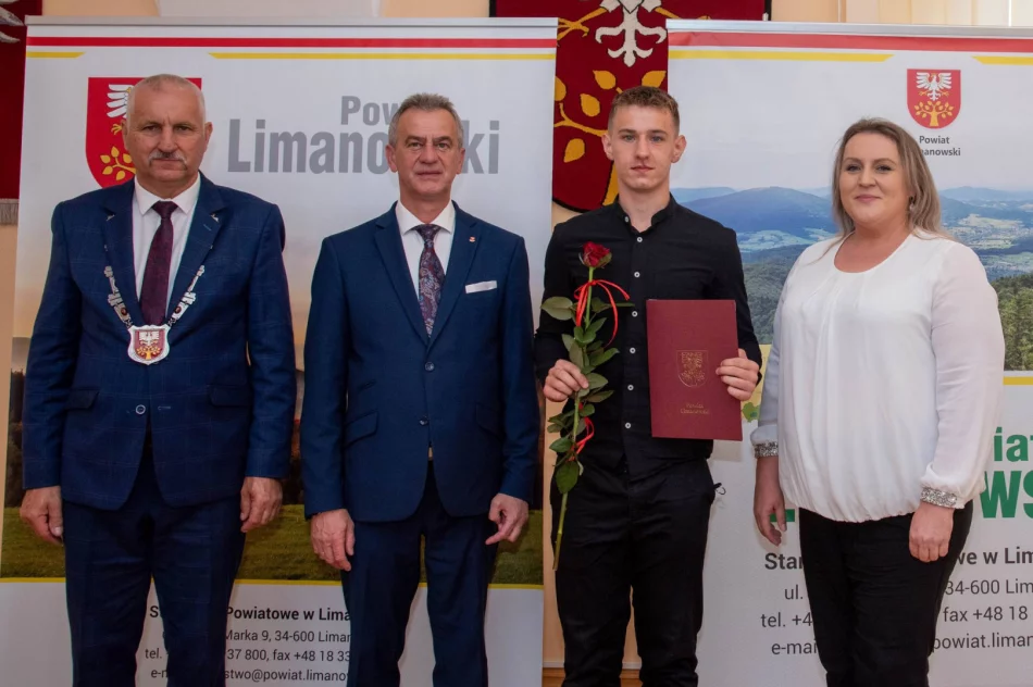 Zasłużeni dla promocji Limanowszczyzny z nagrodami (ZDJĘCIA) - zdjęcie 7