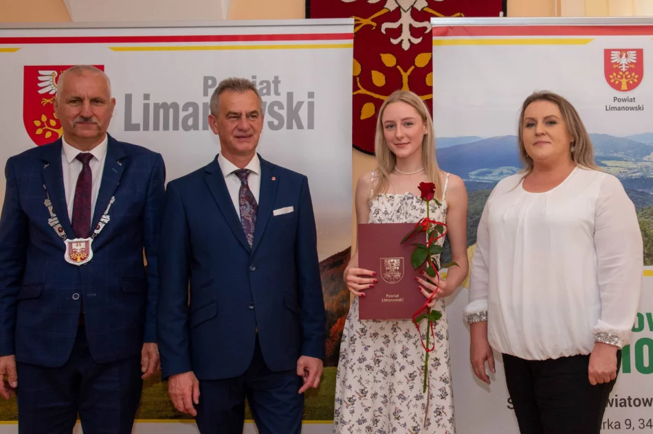 Zasłużeni dla promocji Limanowszczyzny z nagrodami (ZDJĘCIA) - zdjęcie 18
