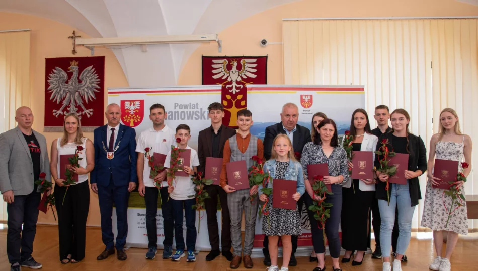 Zasłużeni dla promocji Limanowszczyzny z nagrodami (ZDJĘCIA) - zdjęcie 1