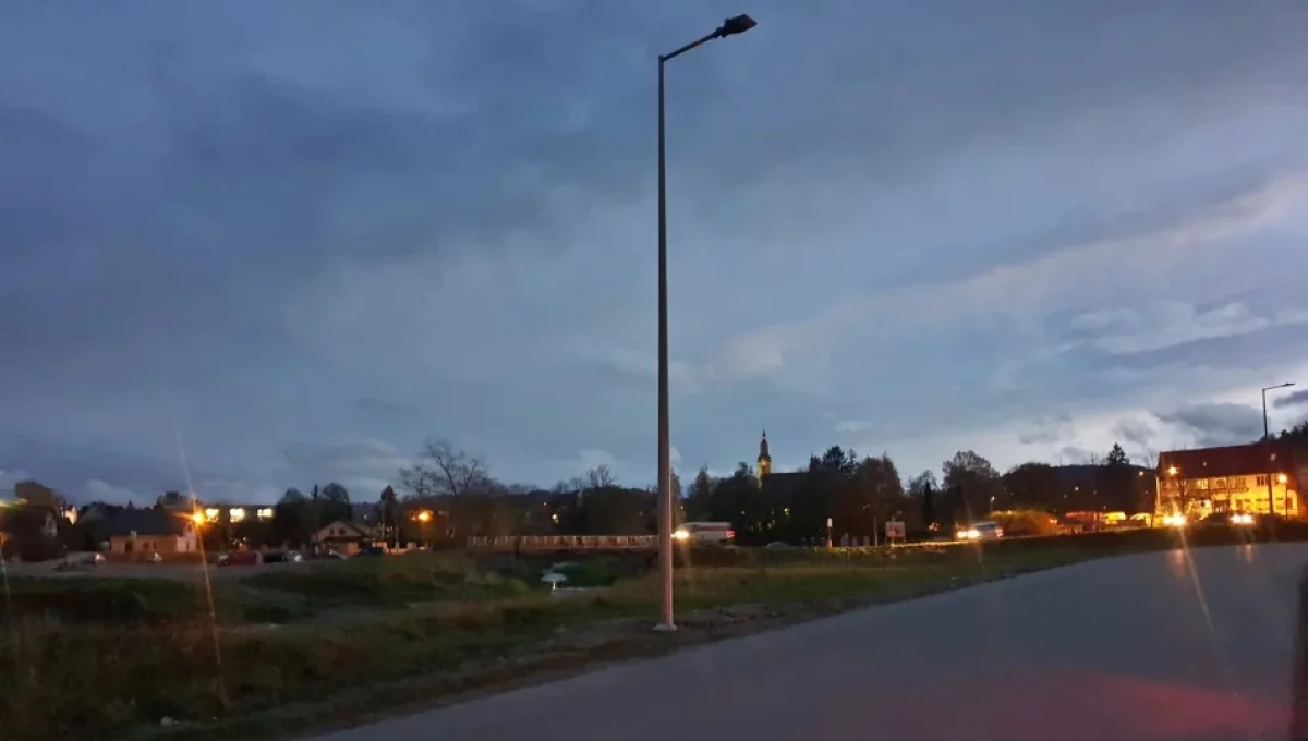 Nowe latarnie nie świecą od miesięcy