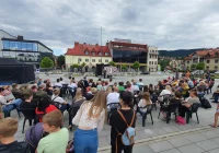 Rozpoczął się 37. ULICA Festival. Zobacz spektakl międzynarodowej grupy na rynku - zdjęcie główne