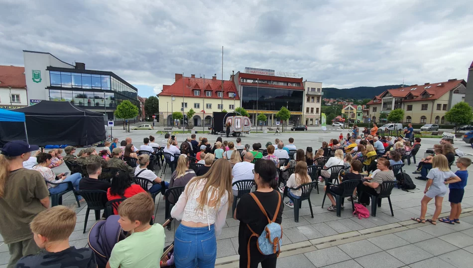 Rozpoczął się 37. ULICA Festival. Zobacz spektakl międzynarodowej grupy na rynku - zdjęcie 1
