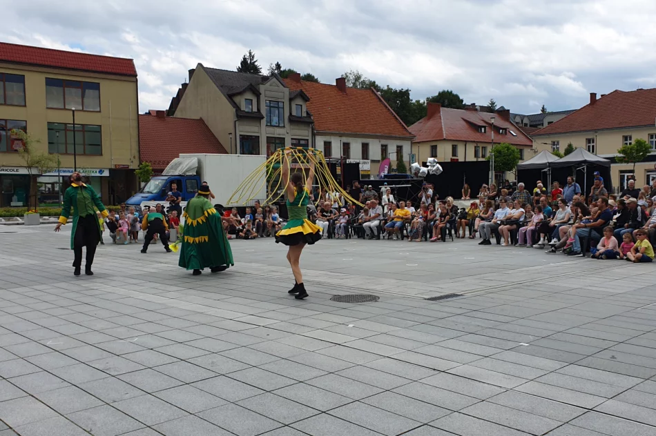 Rozpoczął się 37. ULICA Festival. Zobacz spektakl międzynarodowej grupy na rynku - zdjęcie 2
