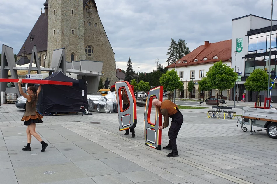 Rozpoczął się 37. ULICA Festival. Zobacz spektakl międzynarodowej grupy na rynku - zdjęcie 3