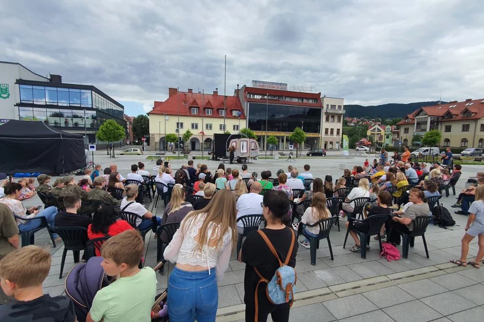 Rozpoczął się 37. ULICA Festival. Zobacz spektakl międzynarodowej grupy na rynku - zdjęcie 4