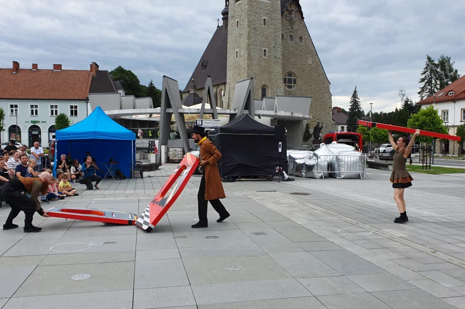 Rozpoczął się 37. ULICA Festival. Zobacz spektakl międzynarodowej grupy na rynku - zdjęcie 6