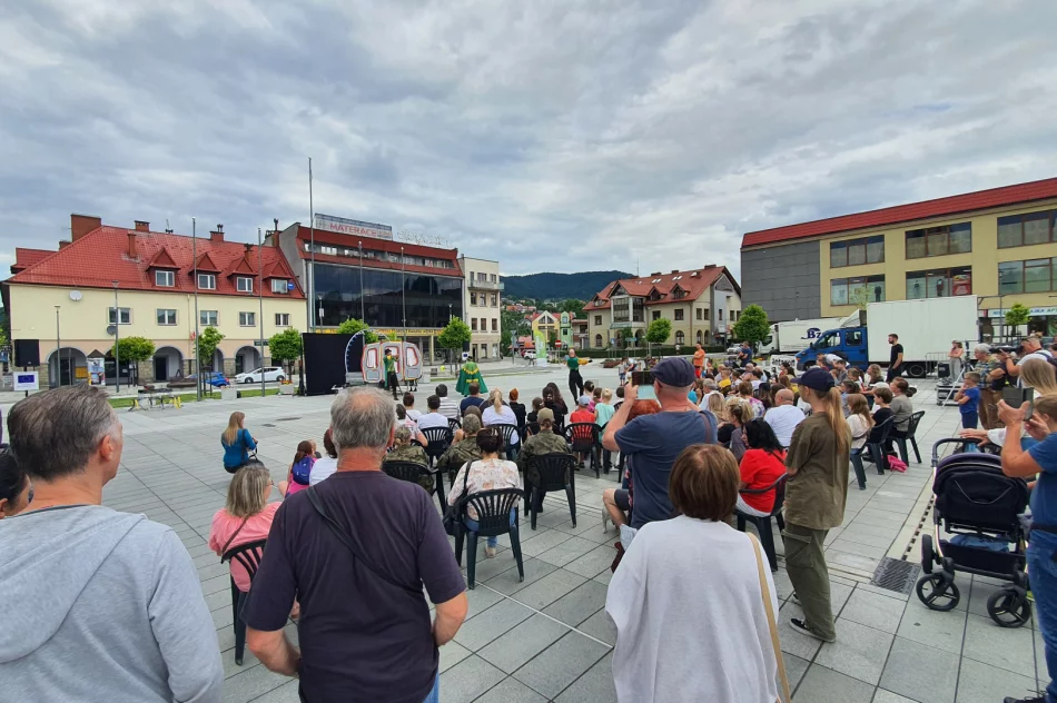 Rozpoczął się 37. ULICA Festival. Zobacz spektakl międzynarodowej grupy na rynku - zdjęcie 10