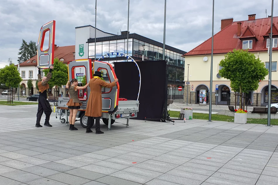 Rozpoczął się 37. ULICA Festival. Zobacz spektakl międzynarodowej grupy na rynku - zdjęcie 17