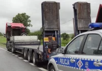 Śliska droga od oleju - zdjęcie główne