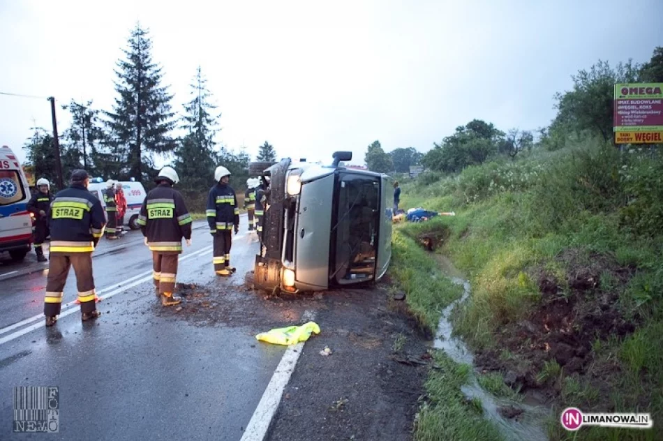 Wypadek busa w Dobrej - zdjęcie 2