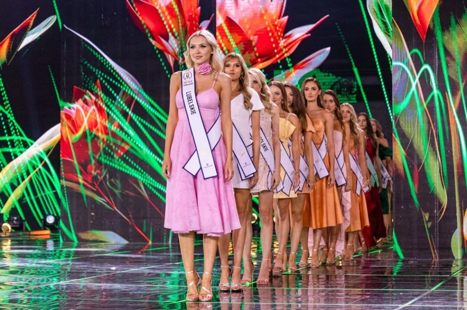 Najpiękniejsze kobiety na gali w regionie. Znana nowa Miss Polski 2024 (ZDJĘCIA) - zdjęcie 14