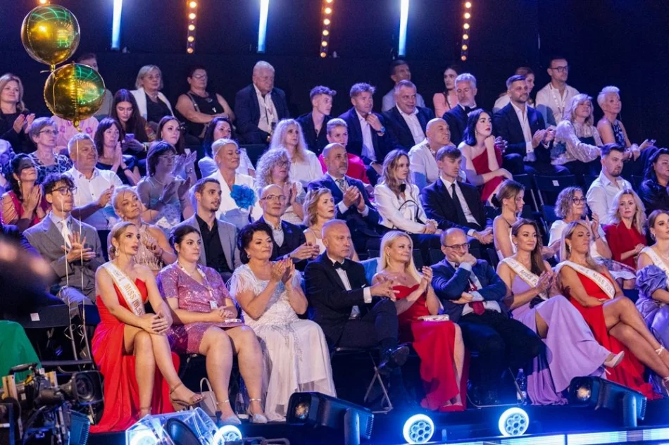 Najpiękniejsze kobiety na gali w regionie. Znana nowa Miss Polski 2024 (ZDJĘCIA) - zdjęcie 19