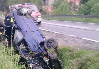 Trzy osoby w szpitalu - zdjęcie główne