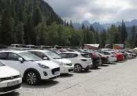 Policja: nagrzany samochód jest jak piekarnik - zdjęcie główne