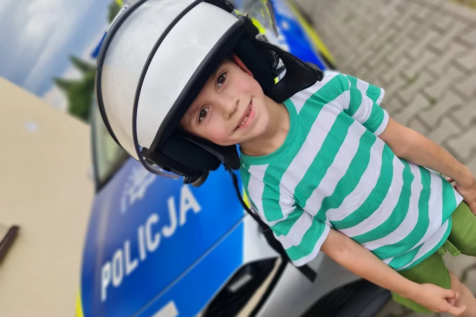Policjanci zaprezentowali sprzęt i rozmawiali o bezpieczeństwo - zdjęcie 4