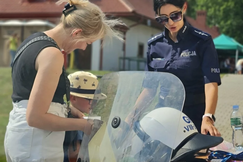 Policjanci zaprezentowali sprzęt i rozmawiali o bezpieczeństwo - zdjęcie 5
