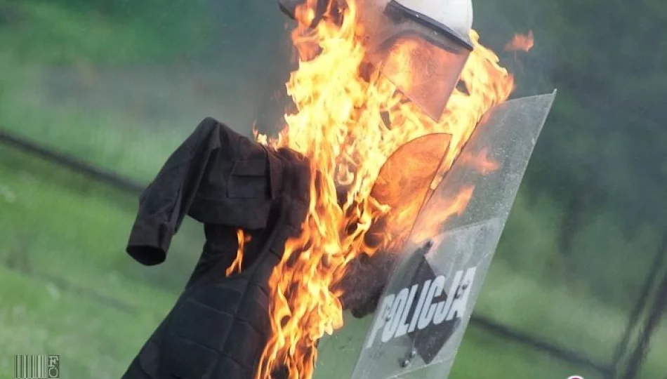 Płonęły policyjne mundury - zdjęcie 1