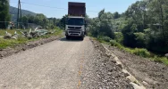 Asfaltowa nawierzchnia na nowej ścieżce rowerowej - zdjęcie 2