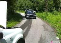 Zderzenie czołowe na wąskiej drodze - zdjęcie główne