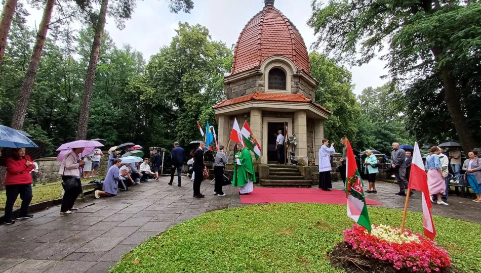​Tradycyjna lipcowa Eucharystia na wzgórzu Jabłoniec - zdjęcie 1