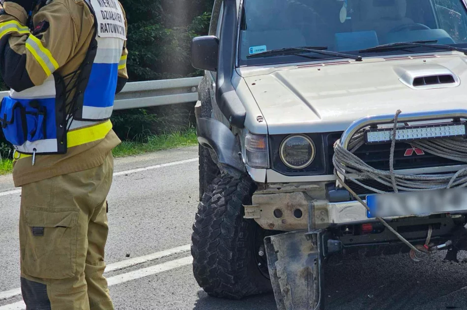Zderzenie dwóch aut, DK 28 zablokowana - zdjęcie 4