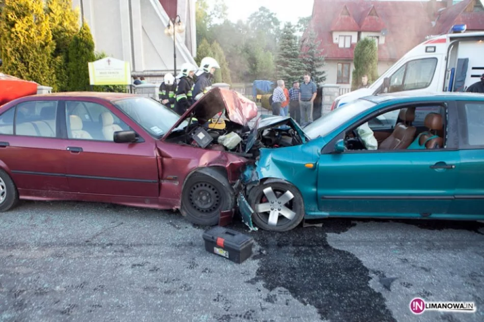 Dwie osoby ranne w zderzeniu czołowym - zdjęcie 2