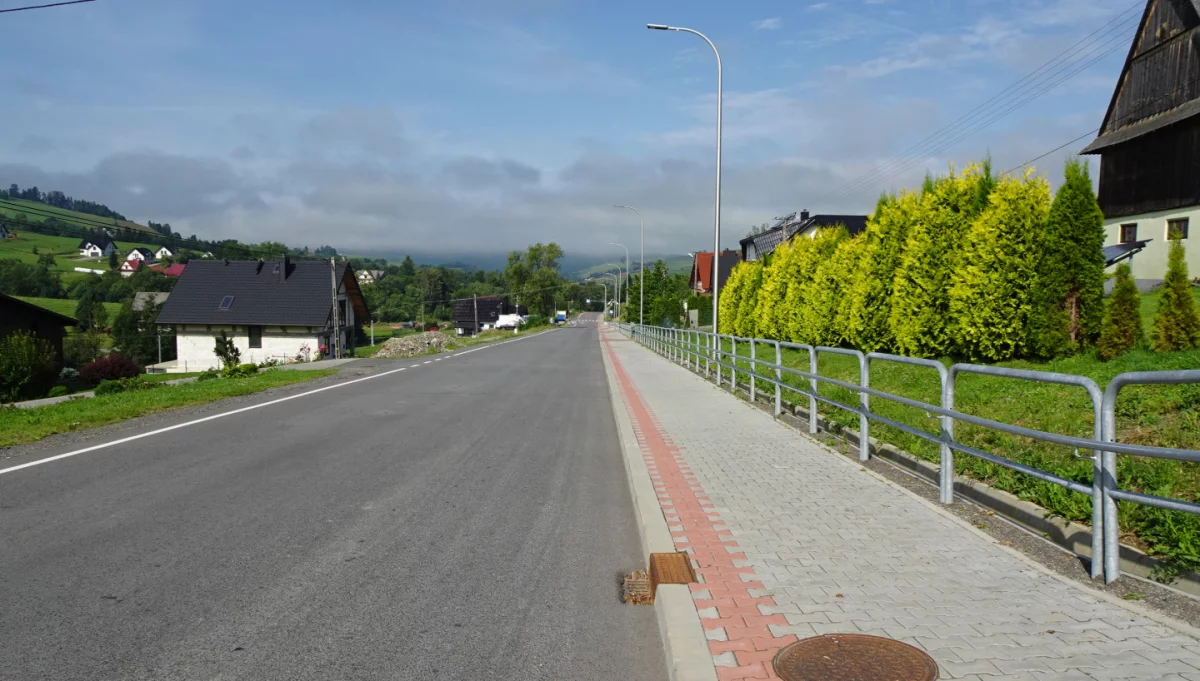 Wyremontowana droga w Łętowem/fot.: Starostwo Powiatowe w Limanowej