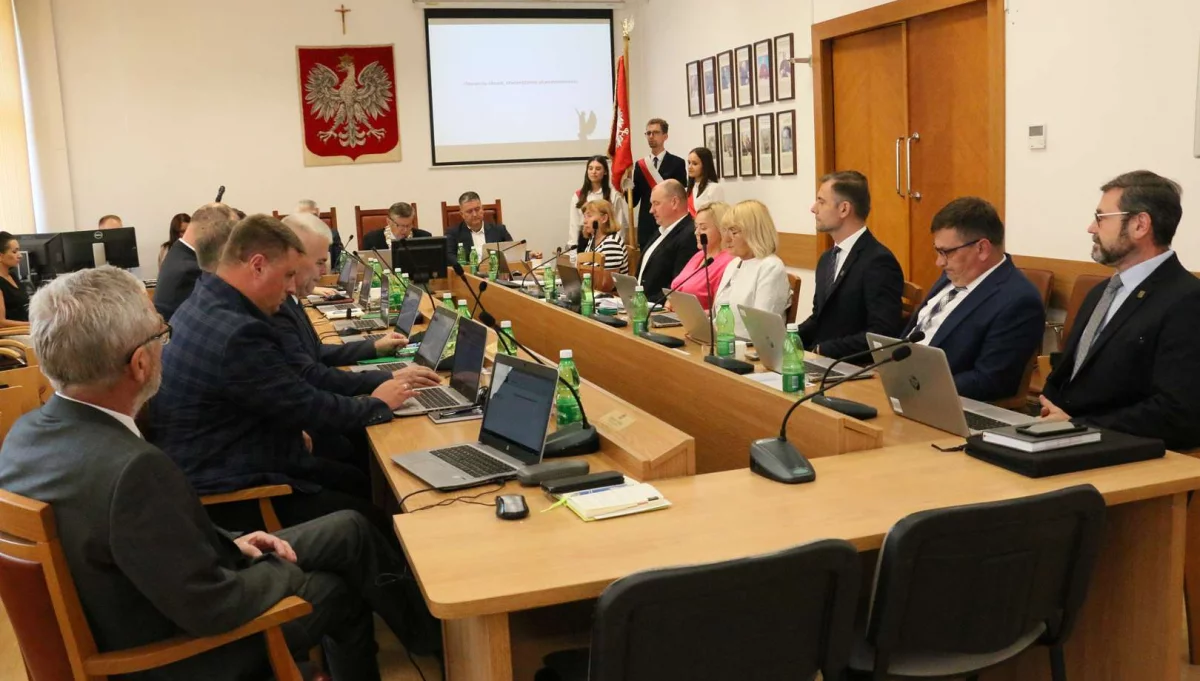 Nowy radny złożył ślubowanie, powołano Komisje Rady Miasta