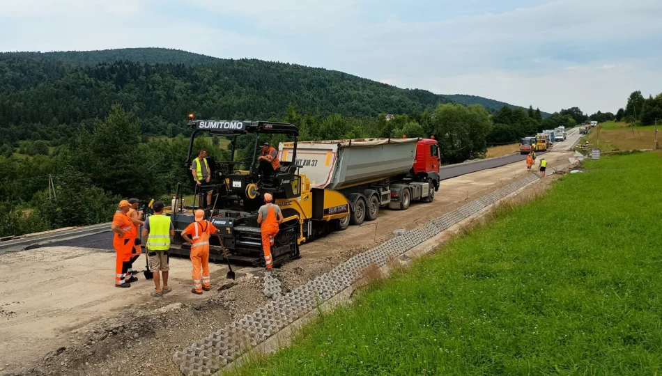 Asfalt na osuwisku. Koniec odbudowy w sierpniu? - zdjęcie 1