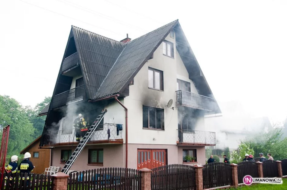 Spłonęła część wnętrza domu - zdjęcie 2