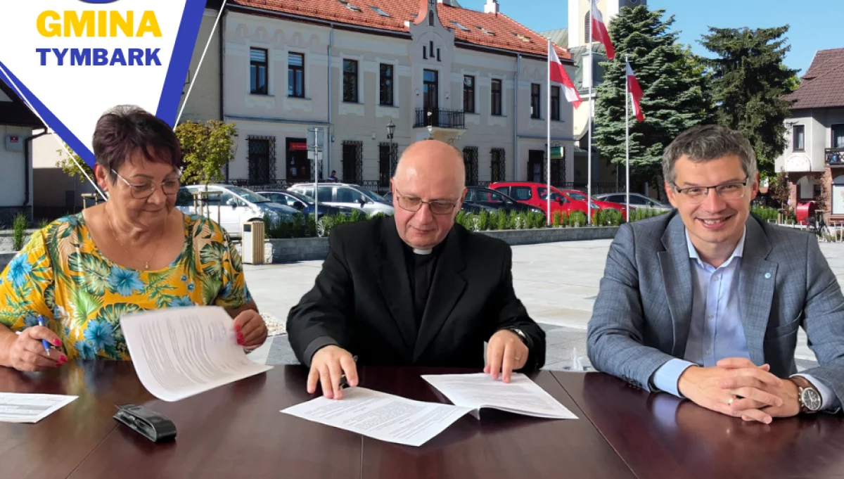 Podpisanie umowy/fot.: UG Tymbark