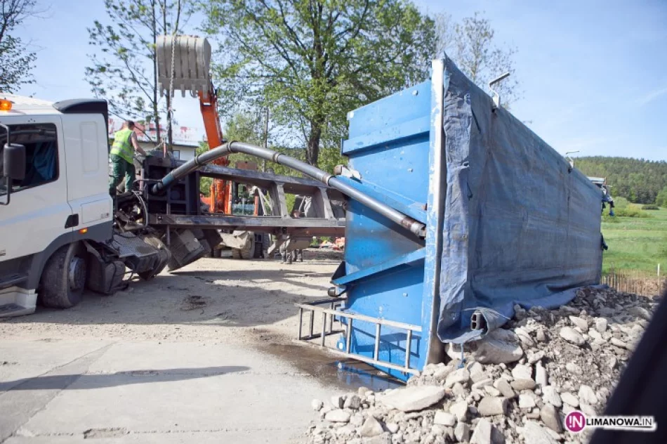 Niebezpieczne zdarzenie na objeździe - zdjęcie 4