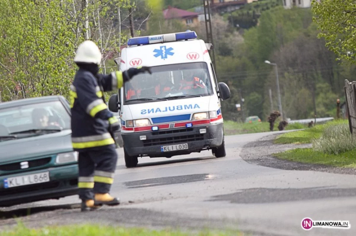 W szpitalu wciąż dwie osoby - przyczyny bada policja