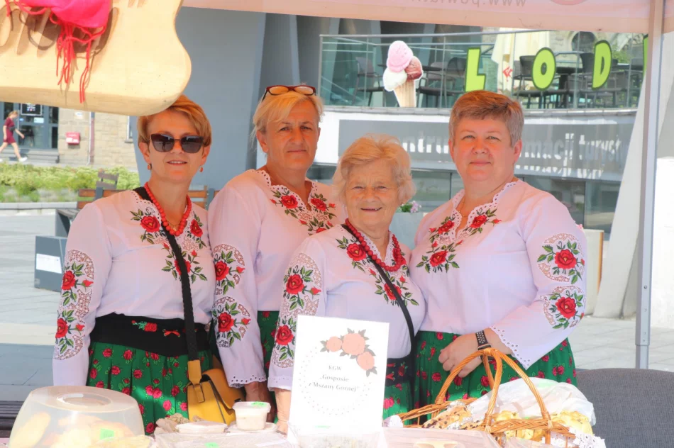 “Gosposie” promowały zagórzańskie kulinaria - zdjęcie 8