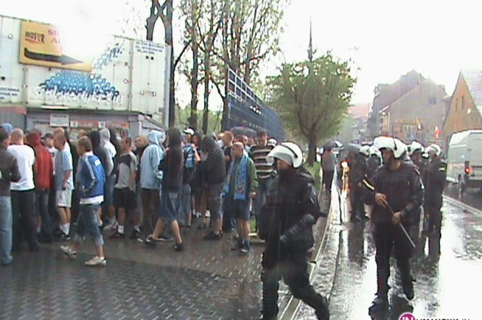 Pilnowali kibiców - zdjęcie 2