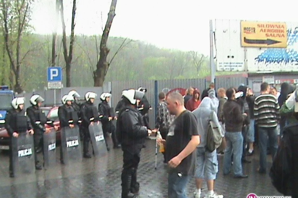 Pilnowali kibiców - zdjęcie 3