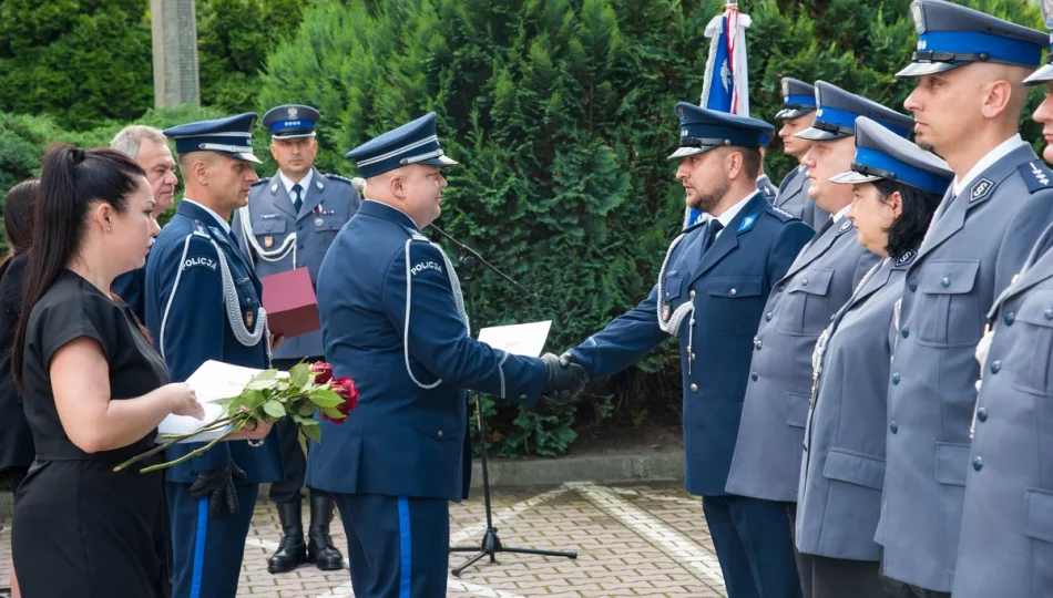 Policjanci obchodzili swoje święto - 50 funkcjonariuszy z awansem (ZDJĘCIA) - zdjęcie 1