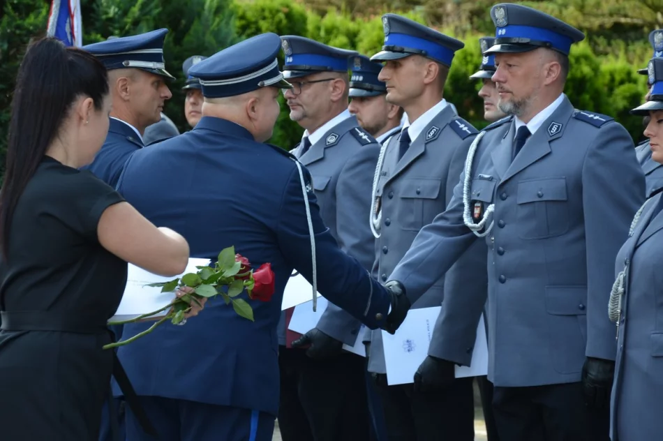 Policjanci obchodzili swoje święto - 50 funkcjonariuszy z awansem (ZDJĘCIA) - zdjęcie 2