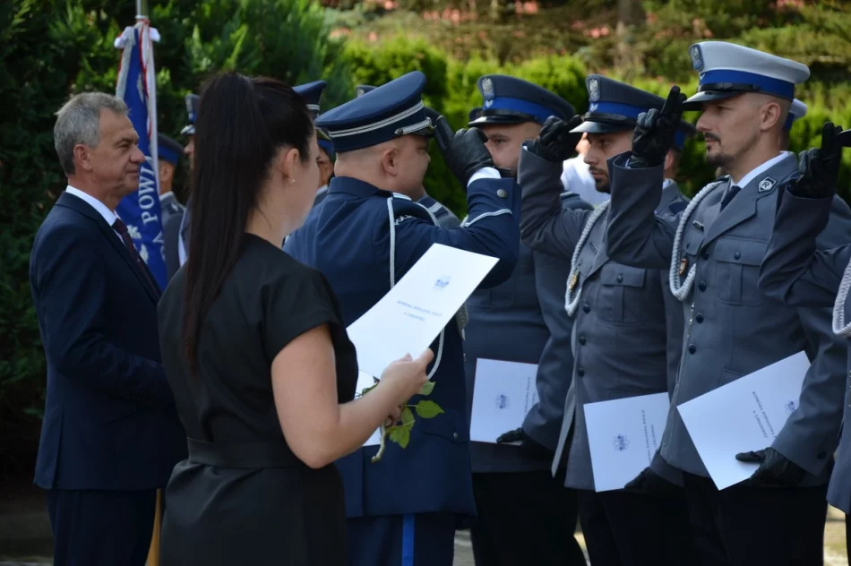 Policjanci obchodzili swoje święto - 50 funkcjonariuszy z awansem (ZDJĘCIA) - zdjęcie 3