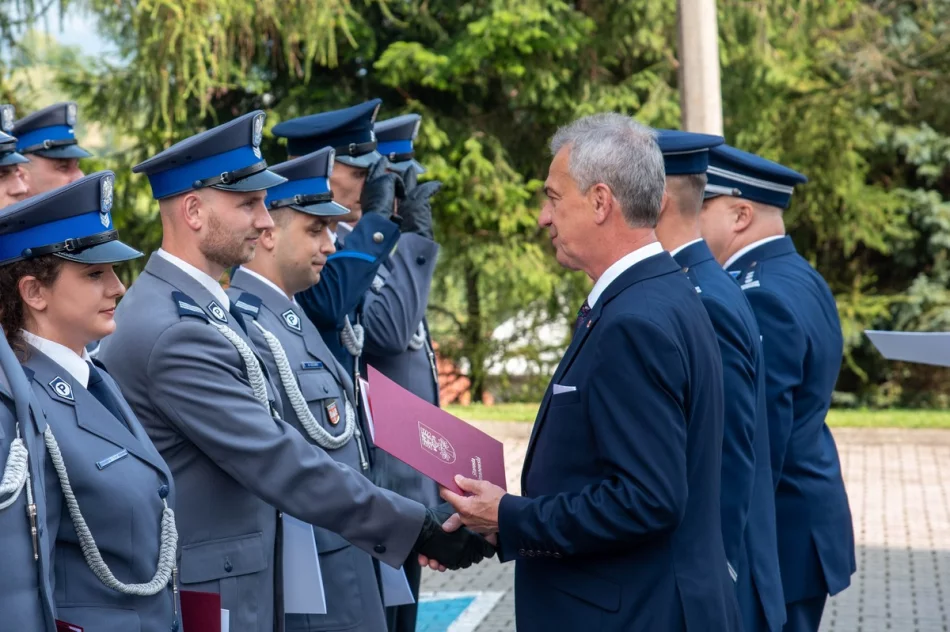 Policjanci obchodzili swoje święto - 50 funkcjonariuszy z awansem (ZDJĘCIA) - zdjęcie 11
